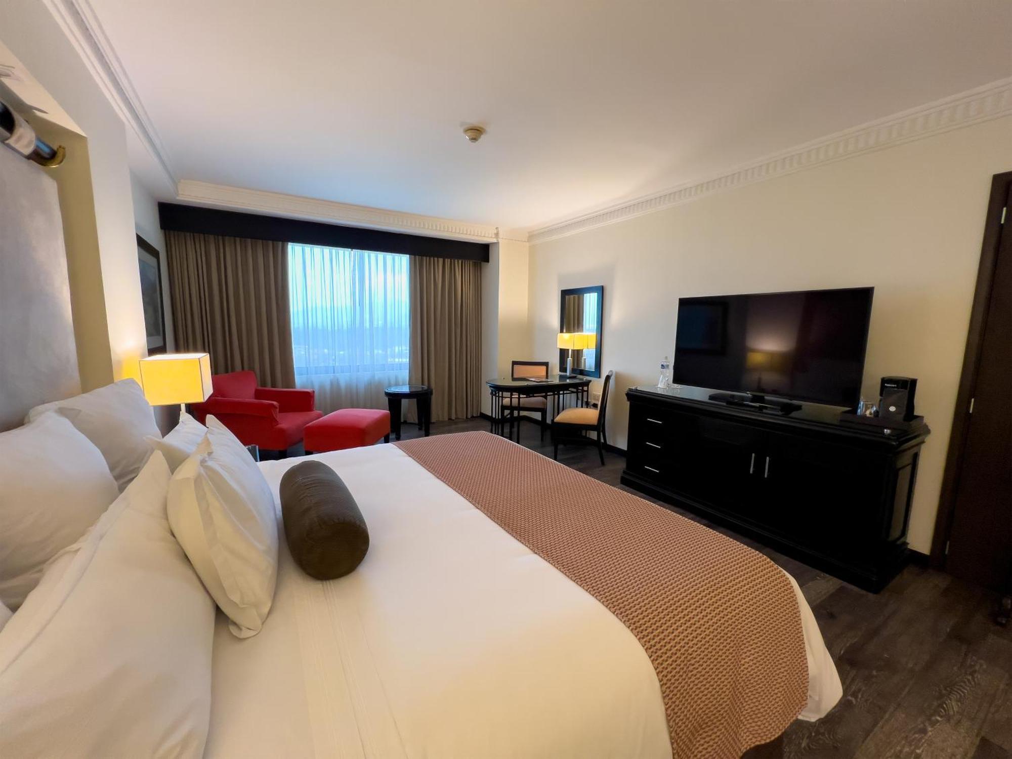Tikal Futura Hotel & Convention Center Гватемала Экстерьер фото
